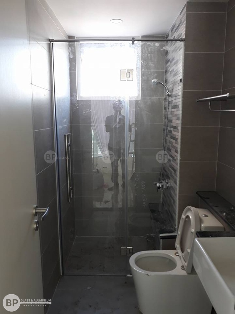 Vách ngăn kính phòng tắm tại Quận 2 HCM